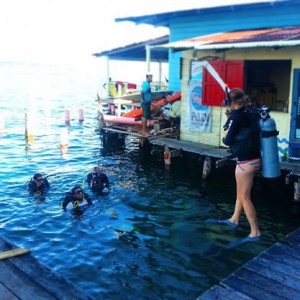 Students learning how to scuba dive